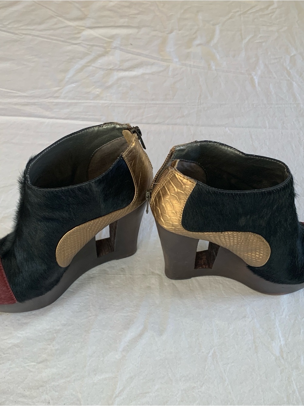 Elly Clay Vintage Designer Two-Tone Ankle Leather Booties in Black and Burgundy.